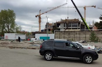 На пересечении улиц Назарбаева и Хади Такташа снесли заправку