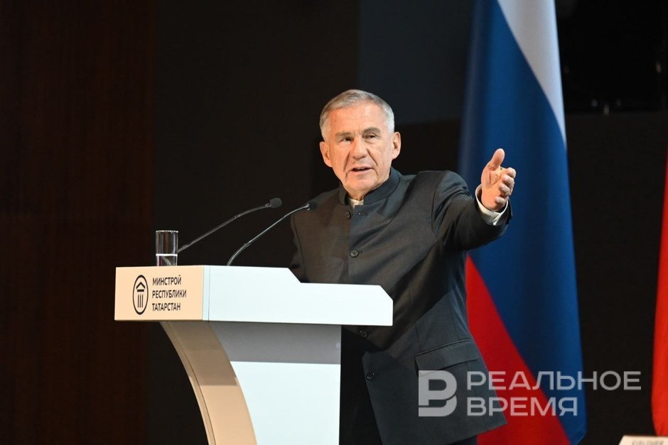 Минниханов обсудил развитие речных грузоперевозок в Татарстане