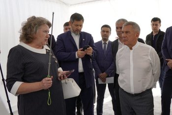 Минниханов в Узбекистане посетил площадки промпарка «Бухарский комплекс развития промышленности»