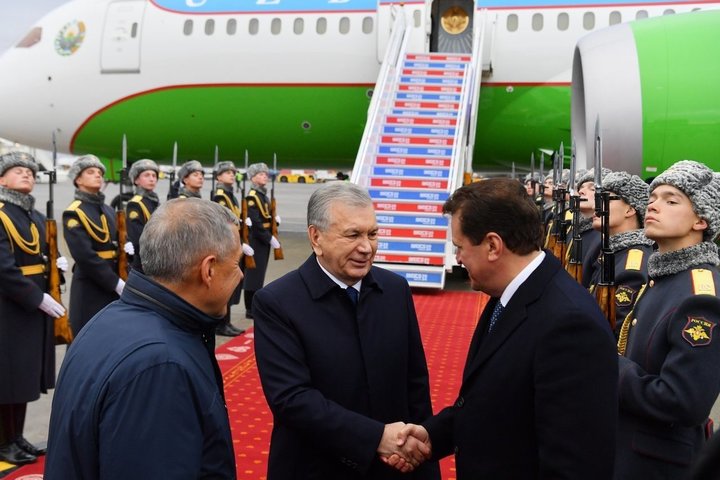 Минниханов проводил президента Узбекистана Шавката Мирзиеева
