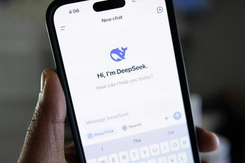 Китайский DeepSeek выпустил усовершенствованную модель ИИ
