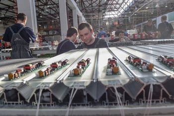 По мнению россиян, ключевое преимущество работы на промышленных предприятиях — хорошие социальные гарантии