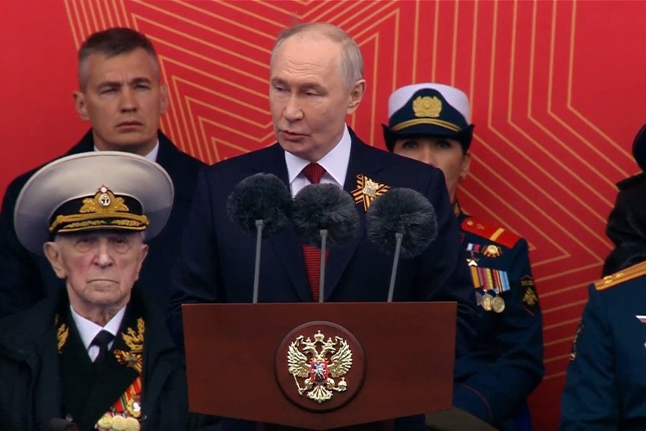 На Красной площади стартовал парад Победы