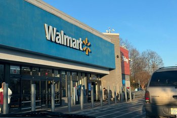 Глава Walmart заявил, что ИИ изменит каждую работу