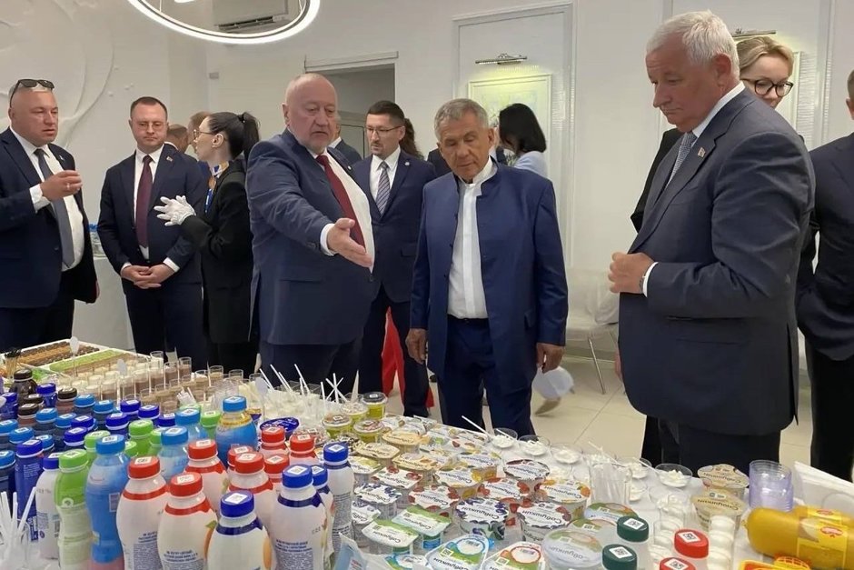 Раис Татарстана посетил предприятие «Савушкин продукт», ведущее в молочной отрасли Белоруссии