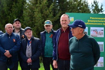 Раис Татарстана осмотрел посевные работы в Балтасинском районе