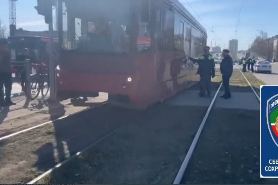Трамвай сбил пешехода на Гвардейской улице в Казани