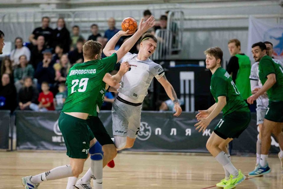 «Зилант» ушел на перерыв абсолютным лидером