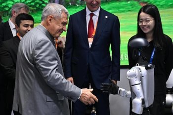 Рустам Минниханов посетил Китайскую выставку высоких технологий в Шэньчжэне