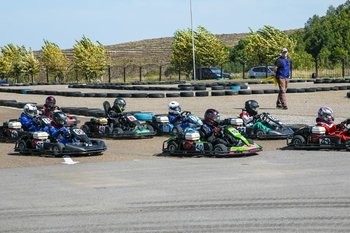 Рев моторов, крутые повороты и запах жженой резины