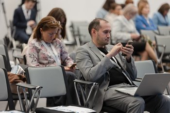 Путин подписал закон о блокировке связи абонентам с арестованными счетами