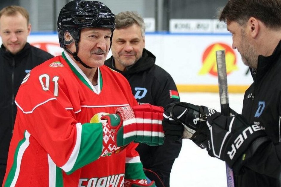 Лукашенко посетил тренировку минского «Динамо» перед серией с «Ак Барсом»