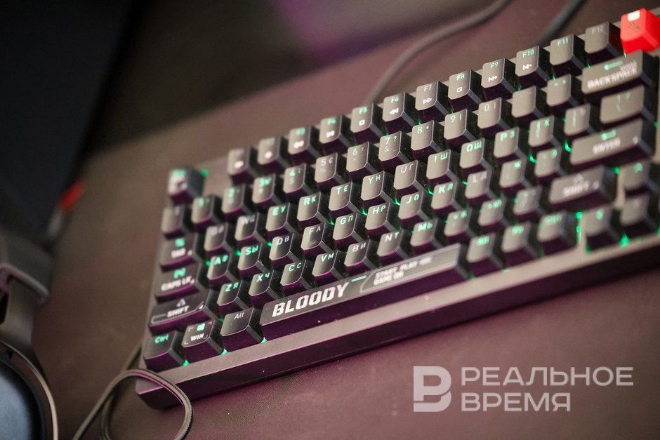 Работодатели стали чаще искать айтишников, пишущих код с помощью ИИ