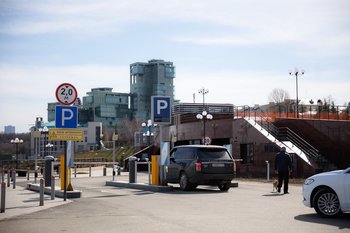 Где оставить машину в центре Казани?