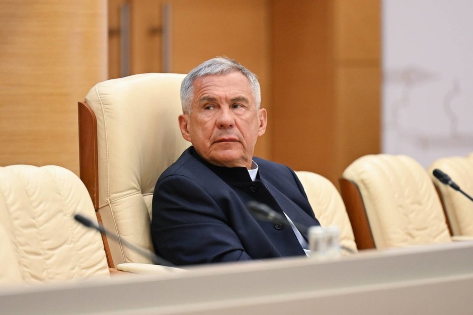 «Наука, пора выходить из лабораторий»: Минниханову показали «зеленую химию»