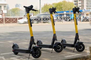 Казанские электросамокаты ушли на «зимовку» — те, что еще стоят на улице, уже нельзя арендовать