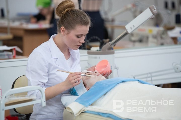 В Татарстане наблюдался бум спроса на специалистов индустрии красоты в 2025 году — рост на 76%