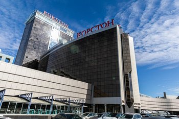 Гид по улице Николая Ершова: конные трамваи и мечтательные швейцарцы