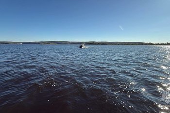 Поиски пропавших пассажиров утонувшего на Волге катера продолжаются