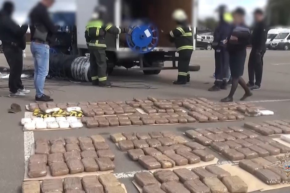 Полицейские задержали газелистов с полутонной синтетических веществ