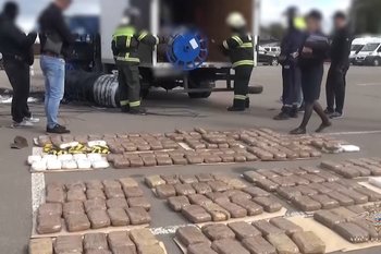 Полицейские задержали газелистов с полутонной синтетических веществ