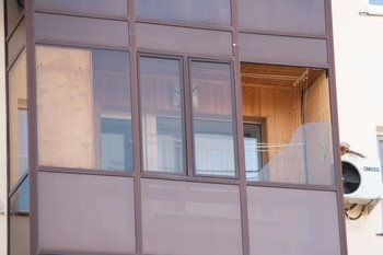 В Нижнекамске после ЧП на НКНХ поступило около 120 обращений о поврежденных окнах