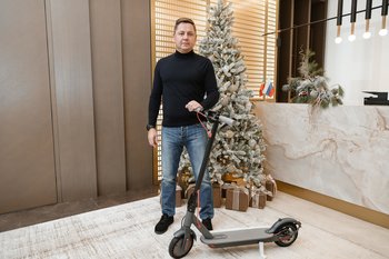 Илья Вольфсон отправил детям из ЛНР подарки на Новый год в рамках акции «Елка желаний»