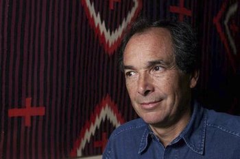 Умер писатель Мартин Круз Смит, автор книги «Парк Горького»