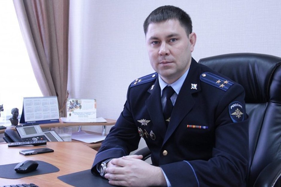 Экс-замначальника полиции Челнов Фаизова доставили на допрос в Следком