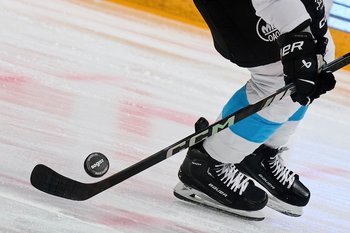 «Салават Юлаев» расторг контракт с лучшим бомбардиром КХЛ из-за проблем с визой