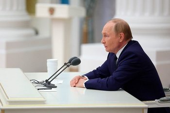 Президент России провел совещание по подготовке к переговорам на Аляске