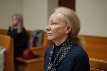 Аферу и 123 взятки отрицает: директор Казанского медколледжа предстала перед судом