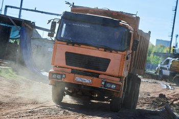 Импорт новых грузовиков в Россию упал в 10 раз