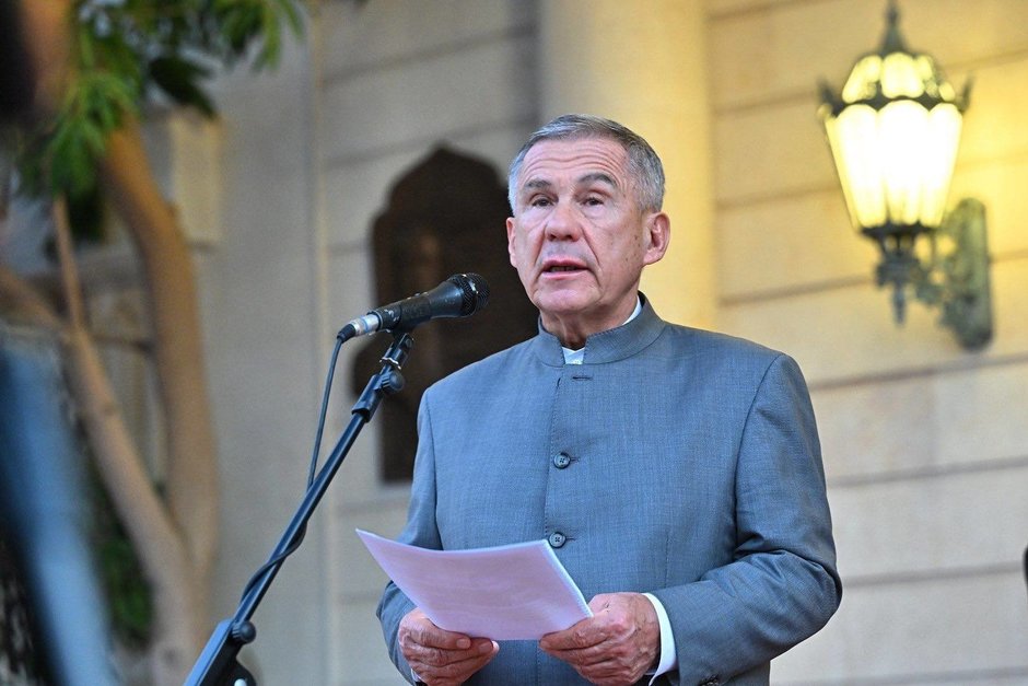 Рустам Минниханов принял участие в церемонии открытия мемориальной доски Кариму Хакимову