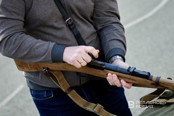 Должникам в России могут запретить получать лицензии на оружие