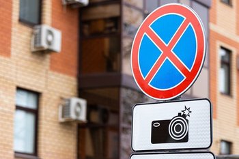 В Казани усилили контроль за остановкой в запрещенных местах