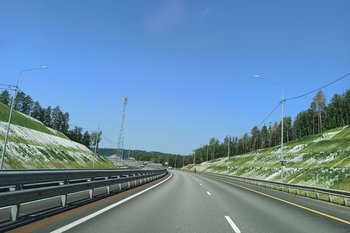 В России впервые разместили базовую станцию в полосе отвода федеральной трассы