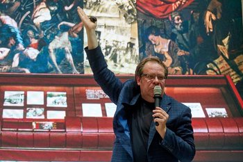 Как зеркала на картинах советских художников трансформировались в селфи