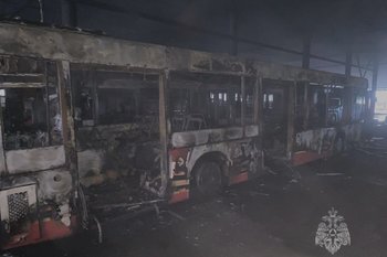 В Казани произошел пожар в автобусном парке ПАТП-2: повреждены пять автобусов