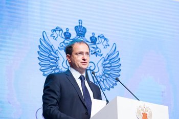 Мединский предложил оценивать правителей в учебниках по «человечности» и «эффективности»