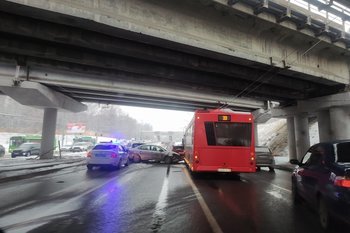 В Зеленодольске лишенный прав водитель «Мерседеса» пытался уйти от погони, но был задержан