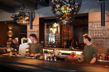 Казань заняла второе место среди самых щедрых регионов по размеру чаевых