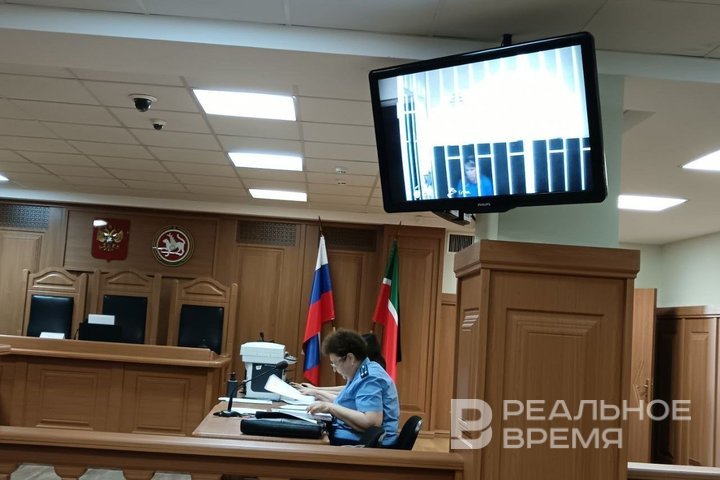 «У меня ребенок!»: как в Казани обвиняемую в теракте с поджогом военной прокуратуры оставили в СИЗО