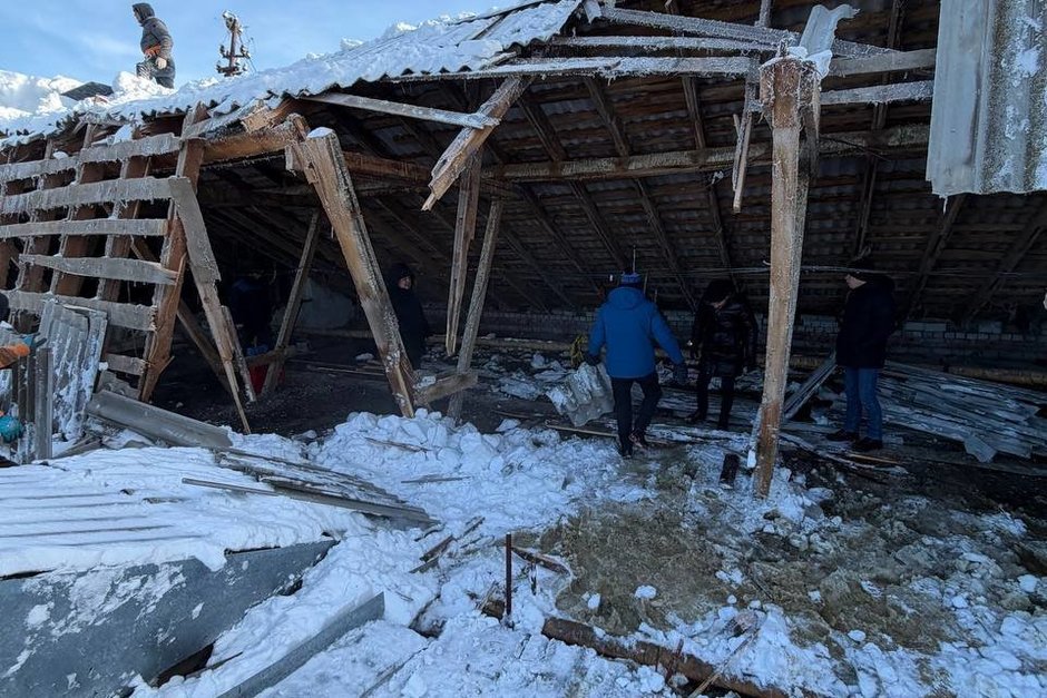 В доме на Беломорской, 71а в Казани обрушилась крыша над двумя подъездами