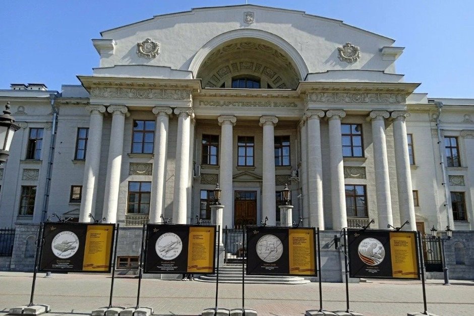 Подростков в России стали чаще вовлекать в незаконные финансовые операции