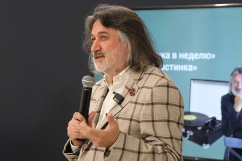 Как Рустем Абязов был рокером и слушал Тухманова с Pink Floyd