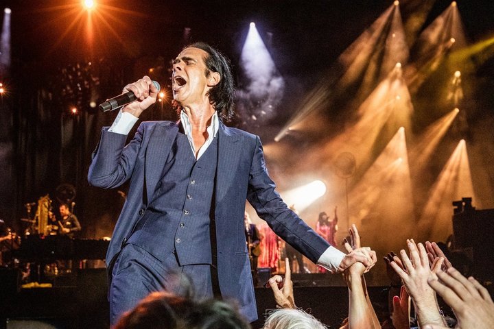 Ник Кейв передал свою библиотеку на благотворительность, все книги раскупили в день старта