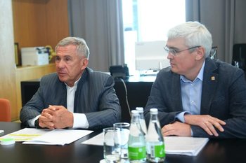 Минниханов и Новак обсудили энергетические проекты в Татарстане на Нефтяном саммите