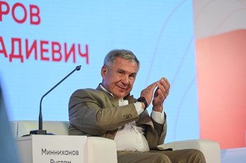 Минниханов поздравил «КАМАЗ-мастер» с победой в ралли «Шелковый путь»