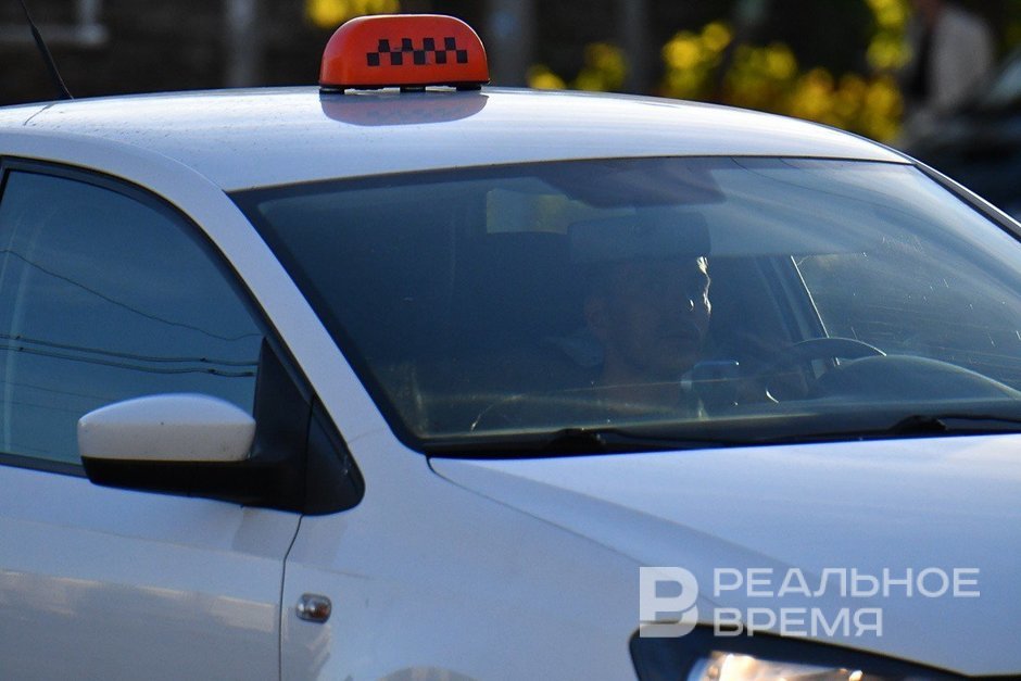 В России разработают льготные тарифы в такси для многодетных семей